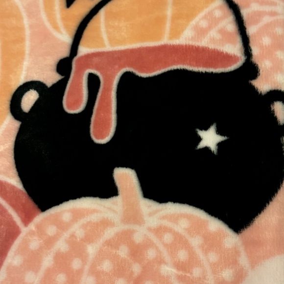 Halloween Collection | NWT Halloween Print Luxury Fleece Throw - Picture 4 of 5